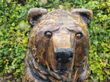 Medvěd dřevěná socha